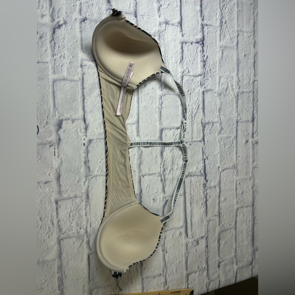 Victoria's Secret Zebra Print Bra - Black and Pink. Size 36DD - Picture 5 of 6